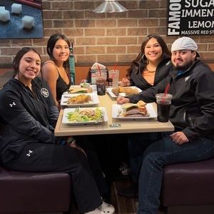 Meet your Posher, Larissa-marie